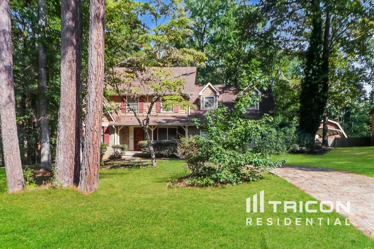 Primary Photo - 305 Woodsong Dr
