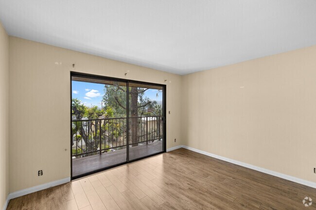 3 habitaciones, 2 baños - 111 m² - Sala de estar - 301 East Verdugo Ave