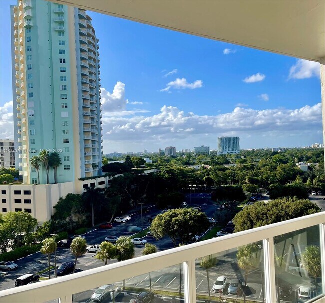 Foto del edificio - 2451 Brickell Ave