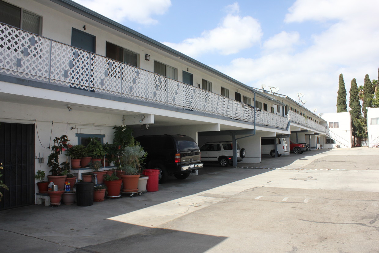 Foto del edificio - 7119 E Gage Ave
