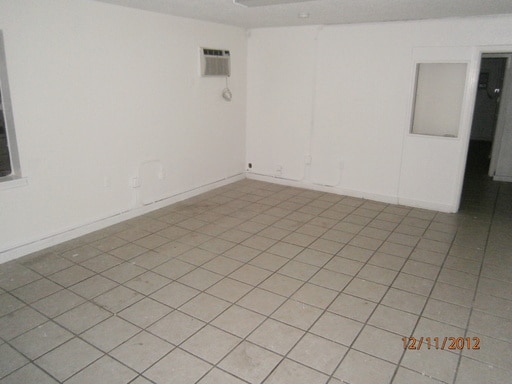 Building Photo - 5508 Edgewater Dr