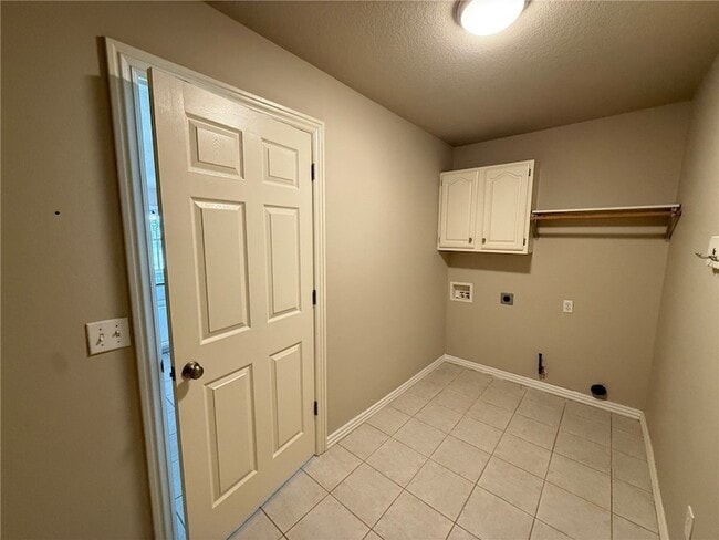 Building Photo - 1808 Lancaster Dr