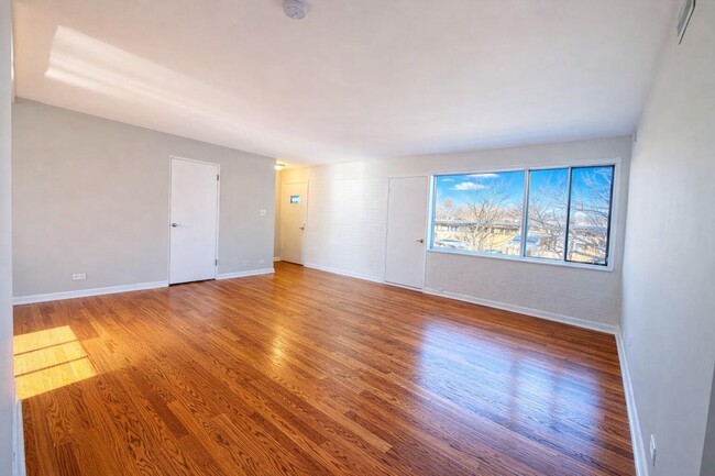 Foto del edificio - 10 Garden Dr