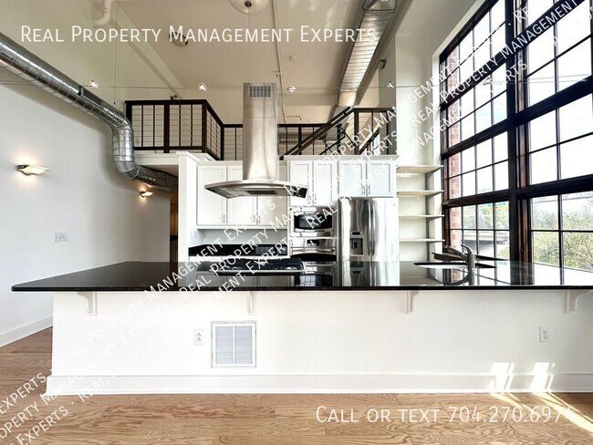 Foto del edificio - Stunning 2BR/2BA Condo in Uptown Charlotte!