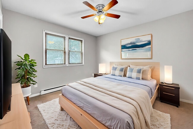 Bedroom - Trilein Village Apartments