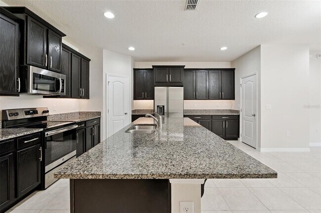 Building Photo - 350 Misty Grove Ln