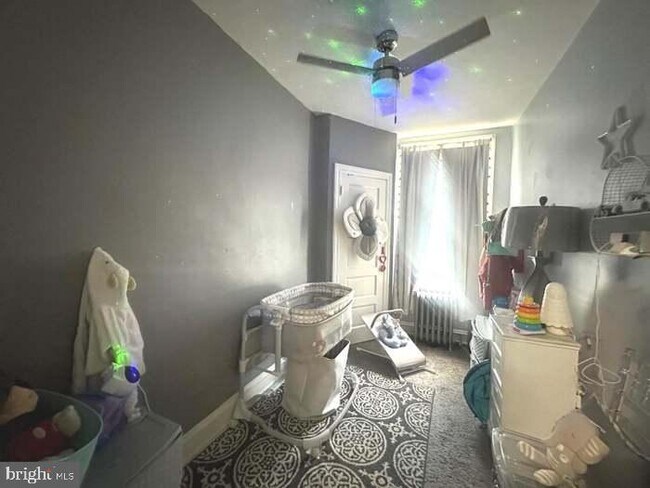 Foto del edificio - 5845 Ludlow St