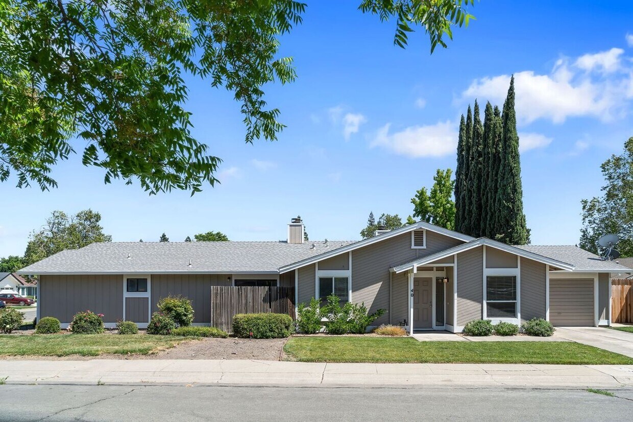 Primary Photo - Gorgeous home!
