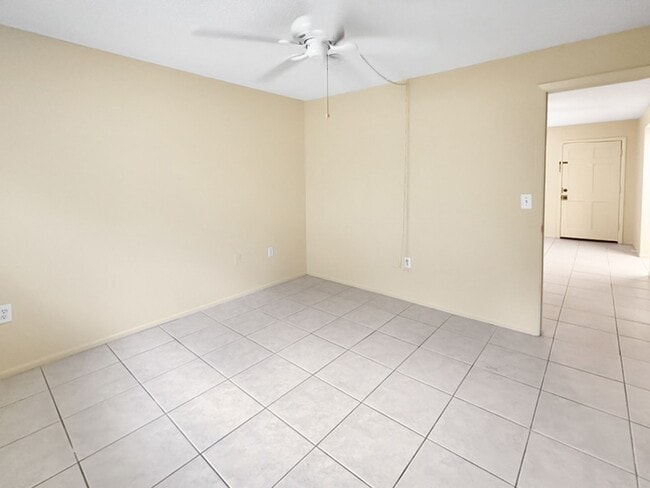 Building Photo - 1-Bedroom Condo Near Downtown Sarasota