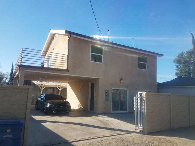 Building Photo - 7026 Tampa Ave
