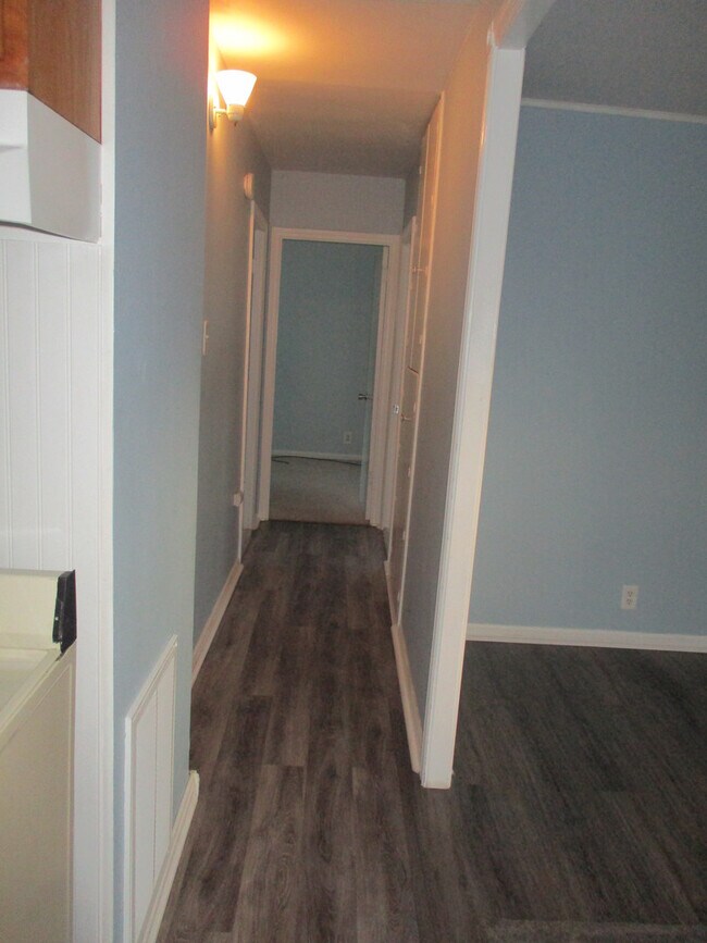 Building Photo - New Listing in the '05