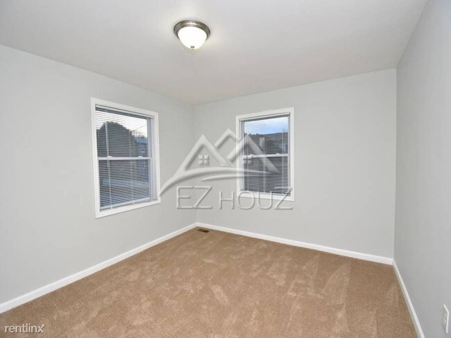 Building Photo - 3 br, 1 bath House - 656 Parkwyrth Street