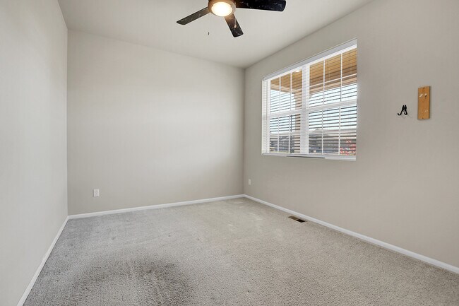 Foto del edificio - 997 Goldenrod Pkwy