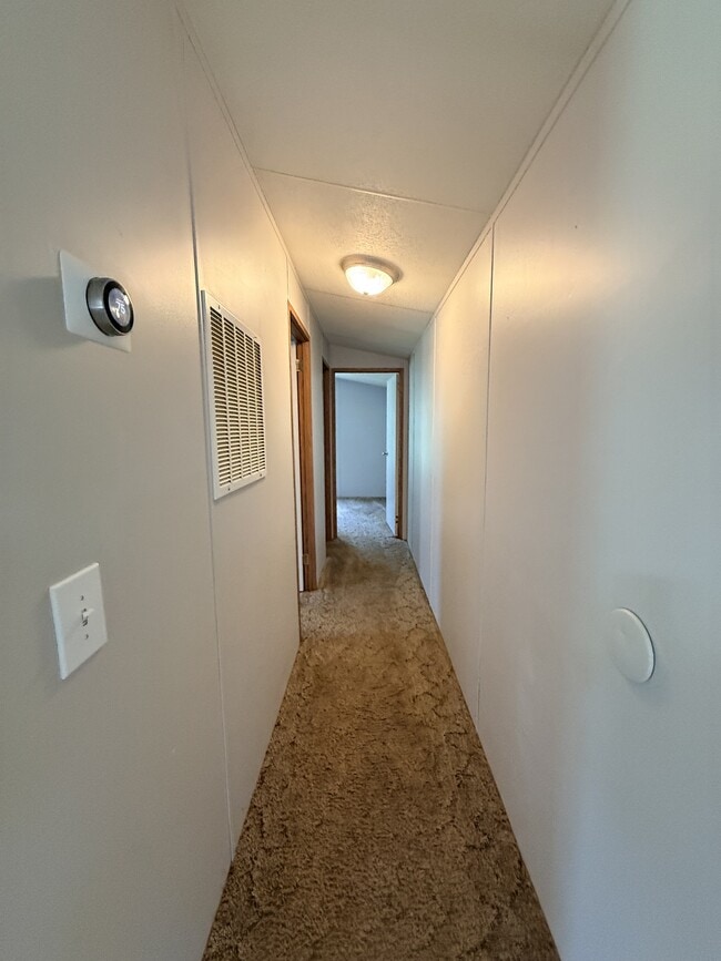 Building Photo - 191 Walking Horse Ln