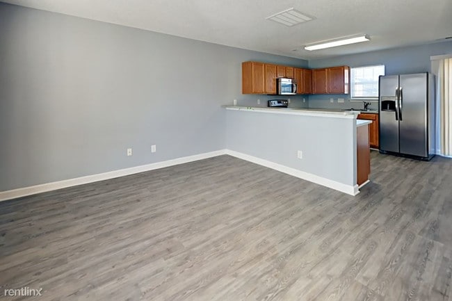 Building Photo - 2147 Mallard Pointe Dr