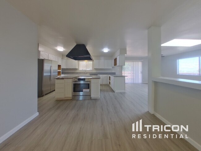 Building Photo - 3310 Heights Dr