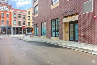 Building Photo - 680 N Milwaukee Ave