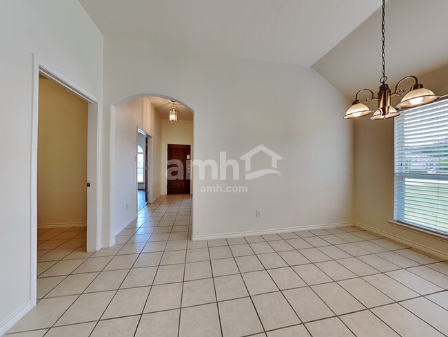 Building Photo - 1385 Tanglevine Dr