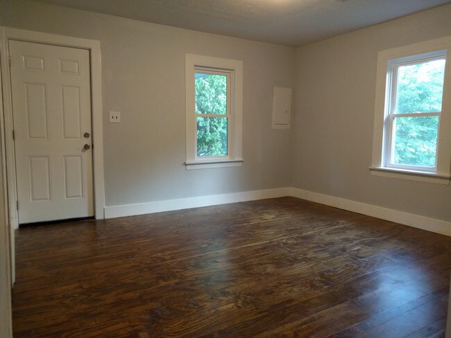 Building Photo - 543 sumpter