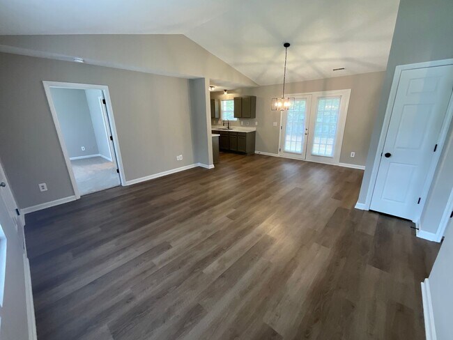 Foto del edificio - 2711 Ingleside Dr