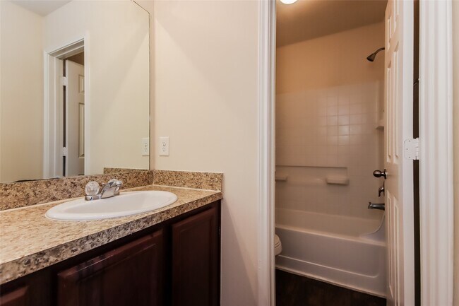 Foto del edificio - 2411 Sailors Way