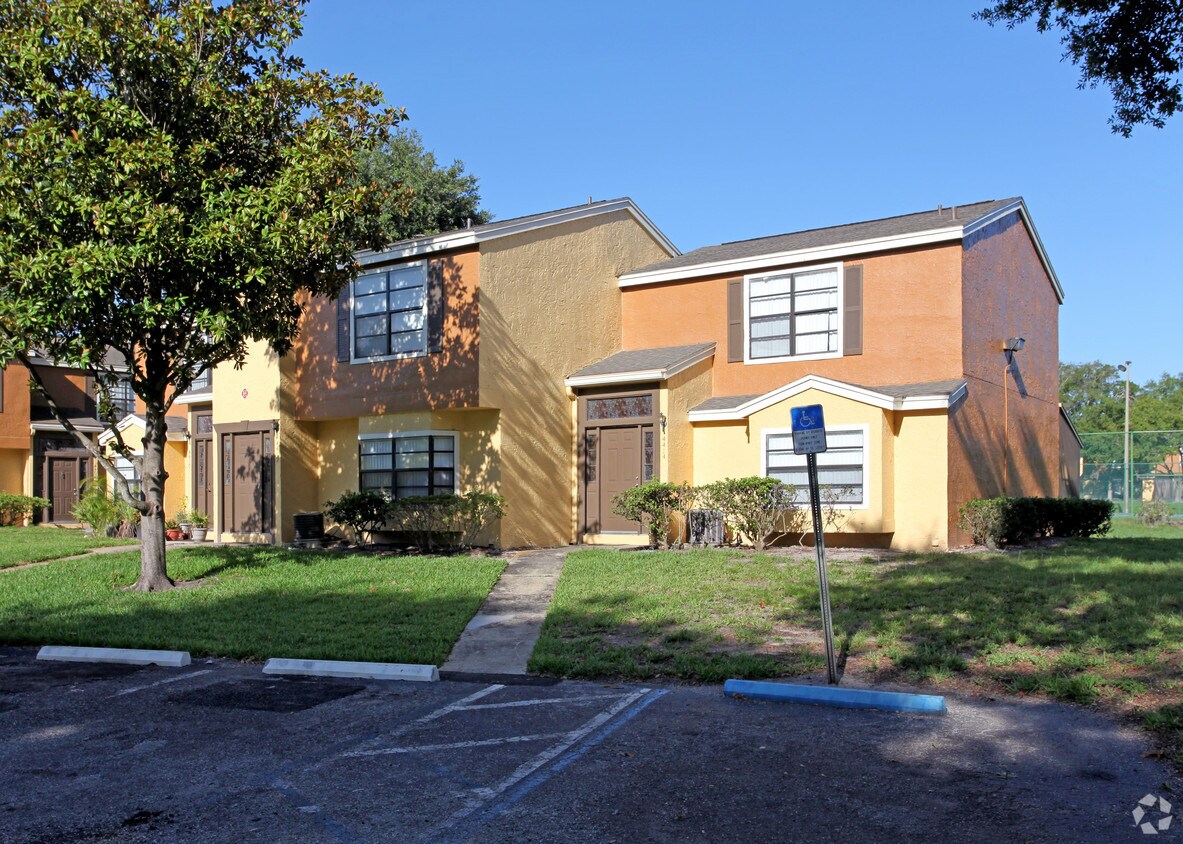 Village Townhomes Rentals Orlando, FL