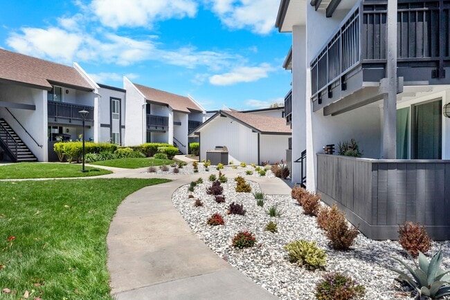 Building Photo - Surf House Apartments