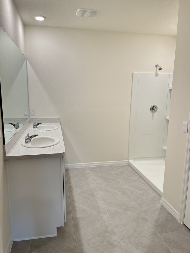 Foto principal - 2917 Canary Ln