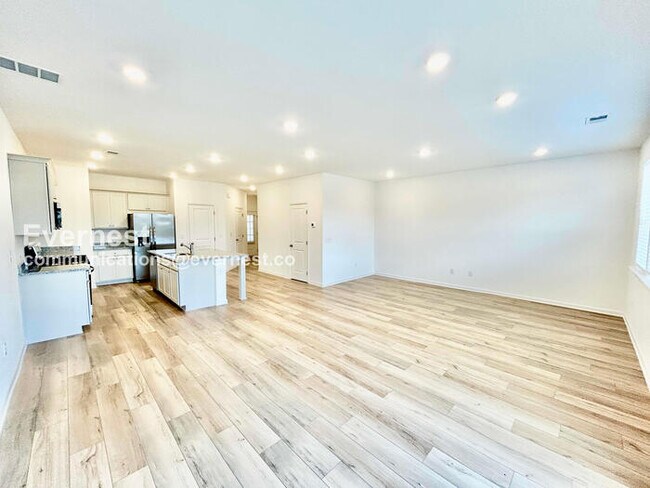 Building Photo - 4281 Marsha St