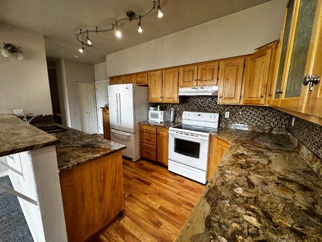Building Photo - 22855 E Country Vista Dr