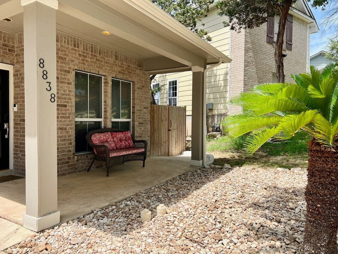 Building Photo - 4 Bedroom Single Family Home in San Antonio