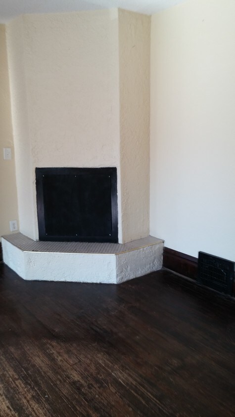 Primary Photo - 1533 S 5th St