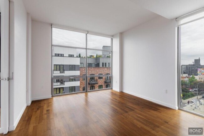 Foto del edificio - 1 bedroom in Brooklyn NY 11211