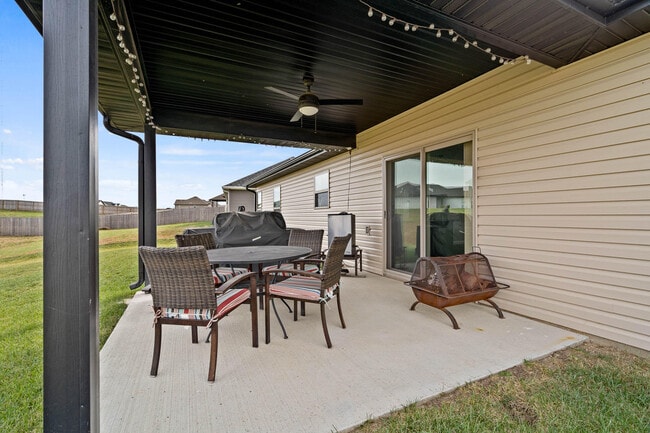 Building Photo - 3401 Yellowwood Dr
