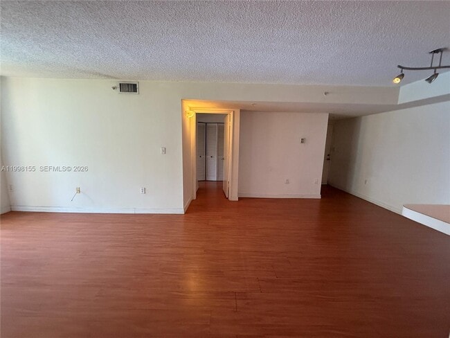 Foto del edificio - 4560 NW 107th Ave