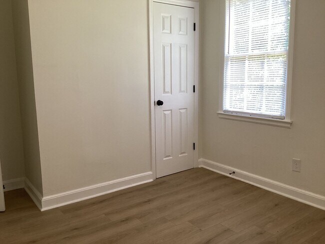 Foto del edificio - 3 Bed 1.5 bath House