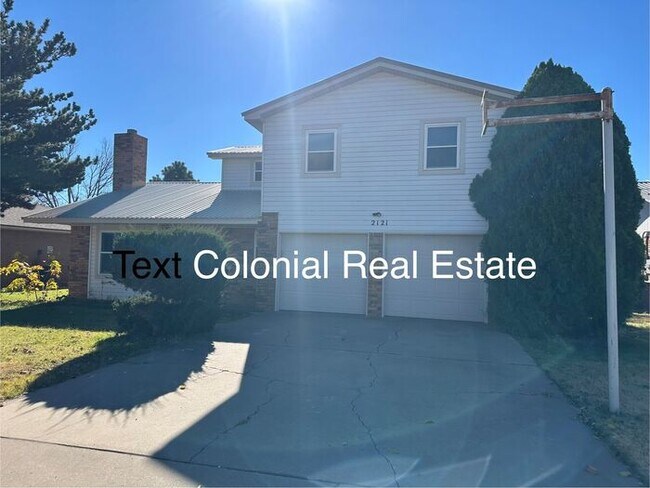 Foto del edificio - Spacious 2 story home