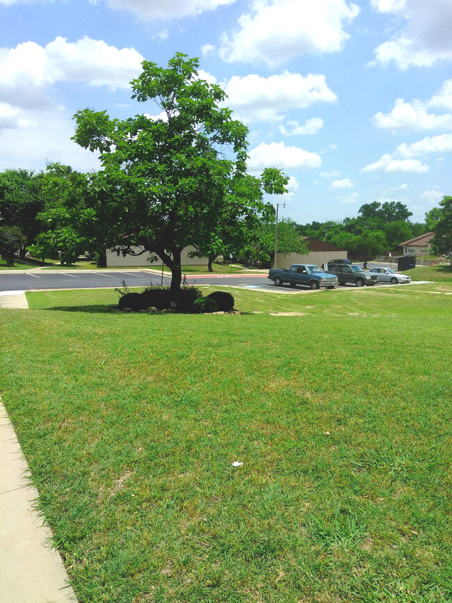 Building Photo - Shady Oaks Manor