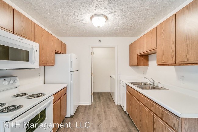 406 Fairway Dr Marshall Mi 49068 Apartment For Rent In