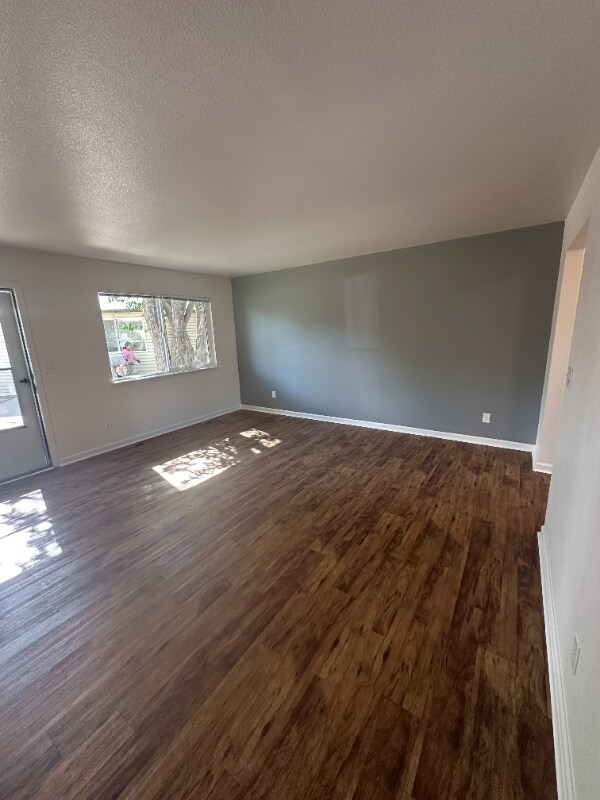 Building Photo - 1323 Cherry St