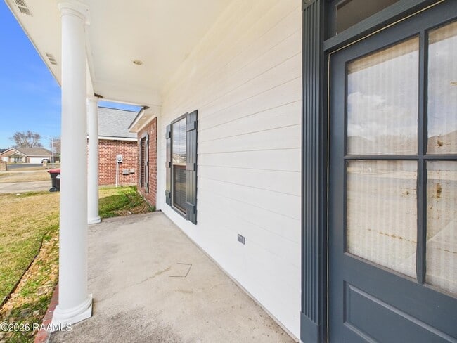 Building Photo - 104 Cadet Ln