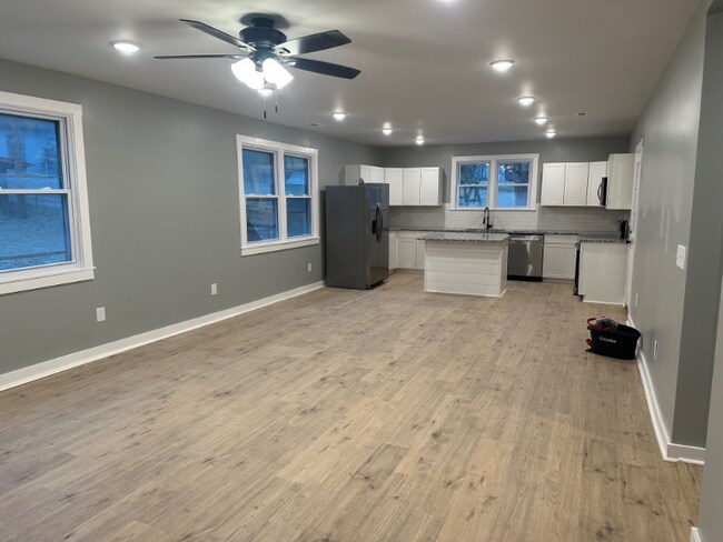 Foto del edificio - 316 Valley View Dr