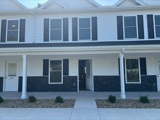 41 Greentree Dr