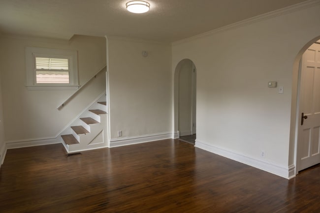 Building Photo - 1387 Ivydale Ave SW