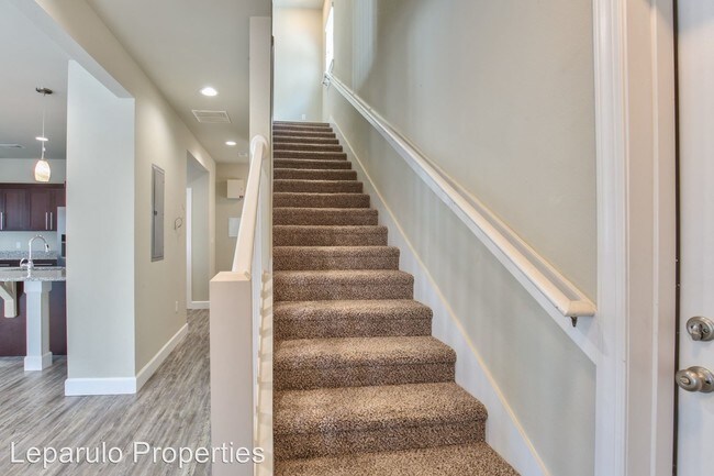 Foto del edificio - 1 br, 1 bath Room For Rent - #101