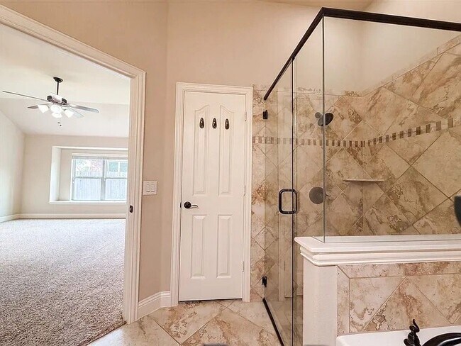 Foto del edificio - 4307 Gleneagles Dr