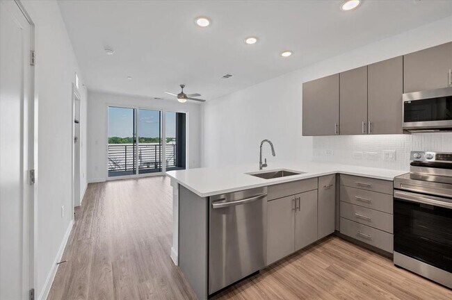 Foto del edificio - 4801 Springdale Rd