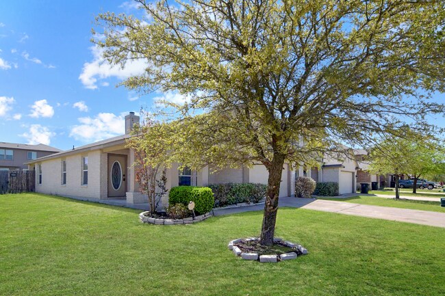 Foto del edificio - 4600 Green Meadow St