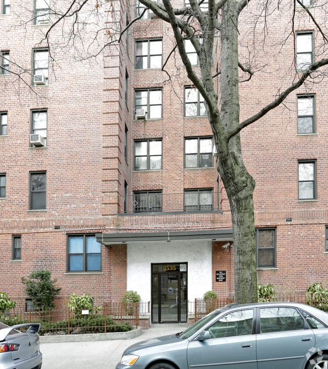 College Gardens Coop Apartments Bronx, NY