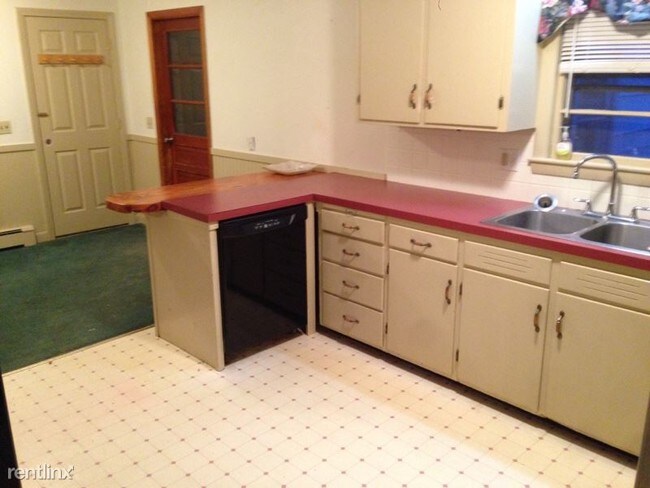 Building Photo - 3 br, 1.5 bath Apartment - 683 Calef Hwy